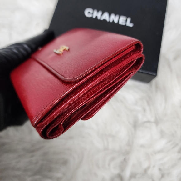 💯 % Authentic Vintage Chanel  red Leather Wallet - Picture 12 of 16